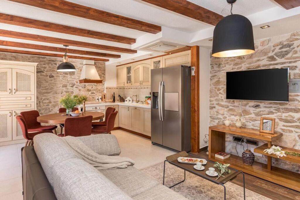 Villa Hirundo Rustica Skradin Exteriör bild