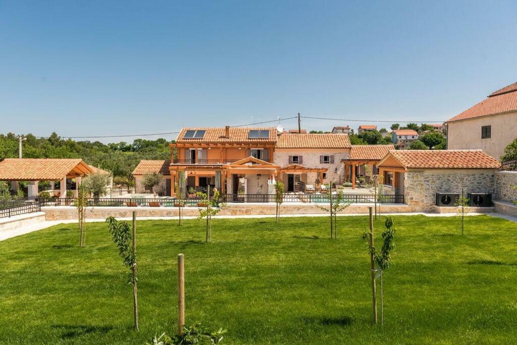 Villa Hirundo Rustica Skradin Exteriör bild
