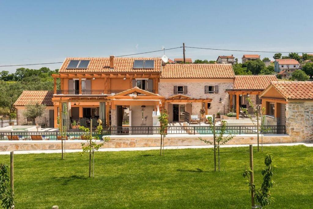 Villa Hirundo Rustica Skradin Exteriör bild