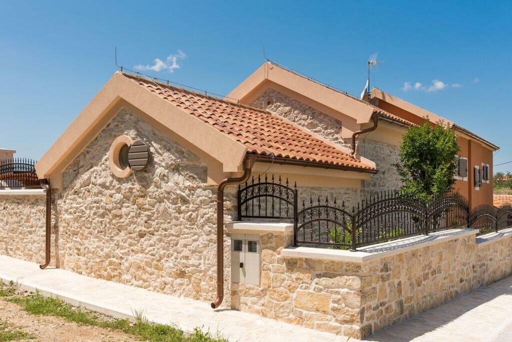 Villa Hirundo Rustica Skradin Exteriör bild