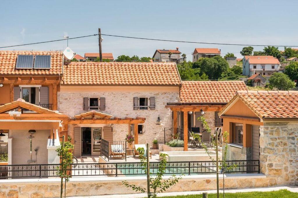 Villa Hirundo Rustica Skradin Exteriör bild