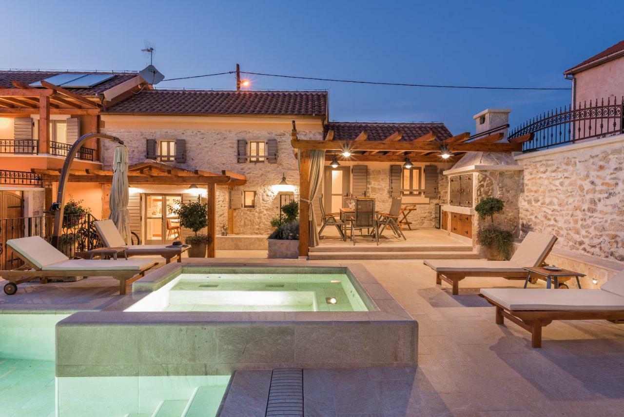 Villa Hirundo Rustica Skradin Exteriör bild