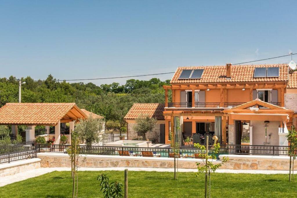 Villa Hirundo Rustica Skradin Exteriör bild