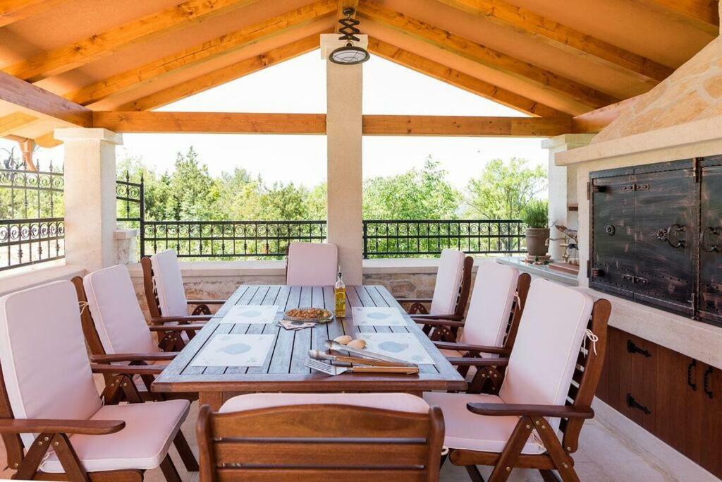 Villa Hirundo Rustica Skradin Exteriör bild