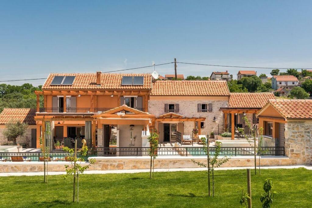 Villa Hirundo Rustica Skradin Exteriör bild