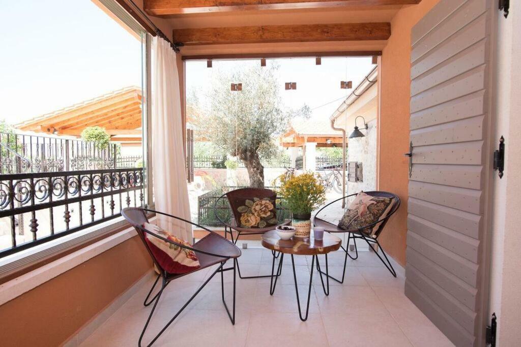 Villa Hirundo Rustica Skradin Exteriör bild